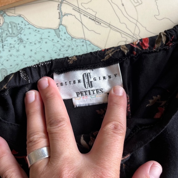 Vintage 90s Dark Floral Cotton Ginny Skirt - Picture 4 of 5